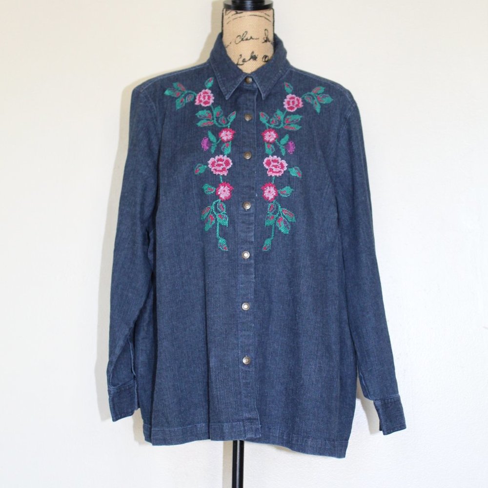 WOMENS LIZ & ME BLUE DENIM SHIRT W/ EMBROIDERED FLOWERS - SIZE XL/1X